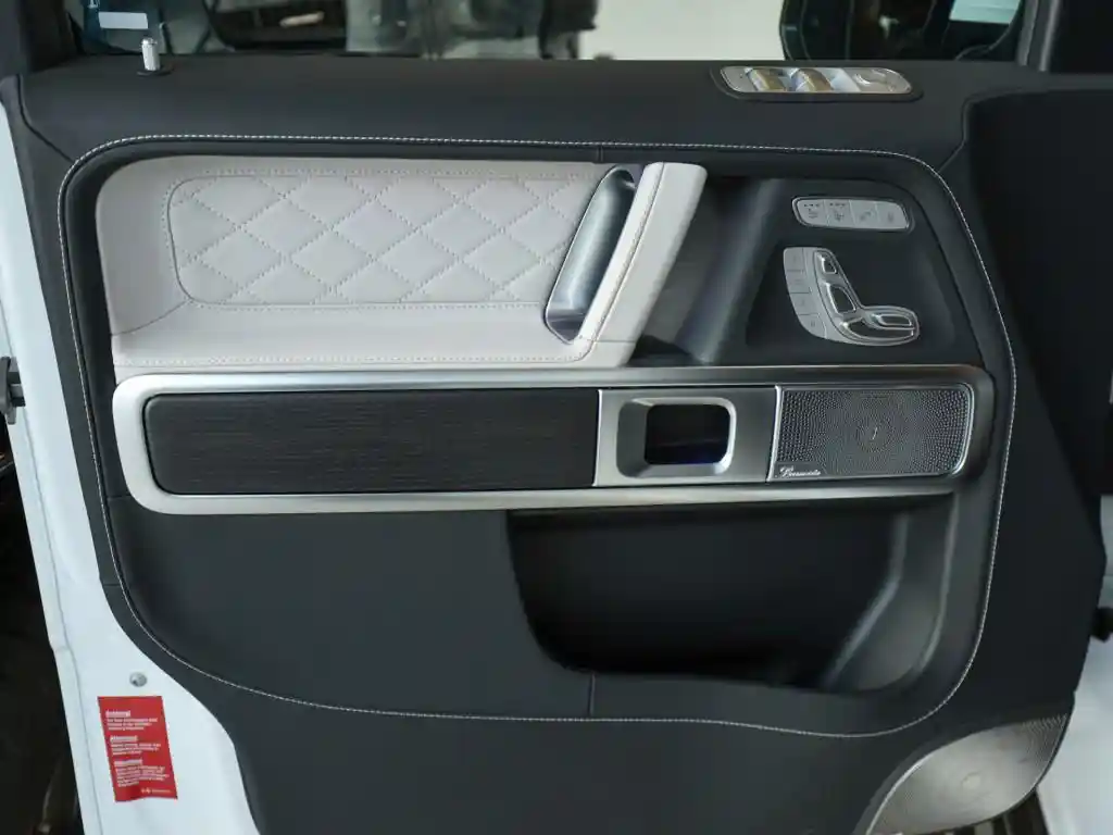 Mercedes-Benz G 500