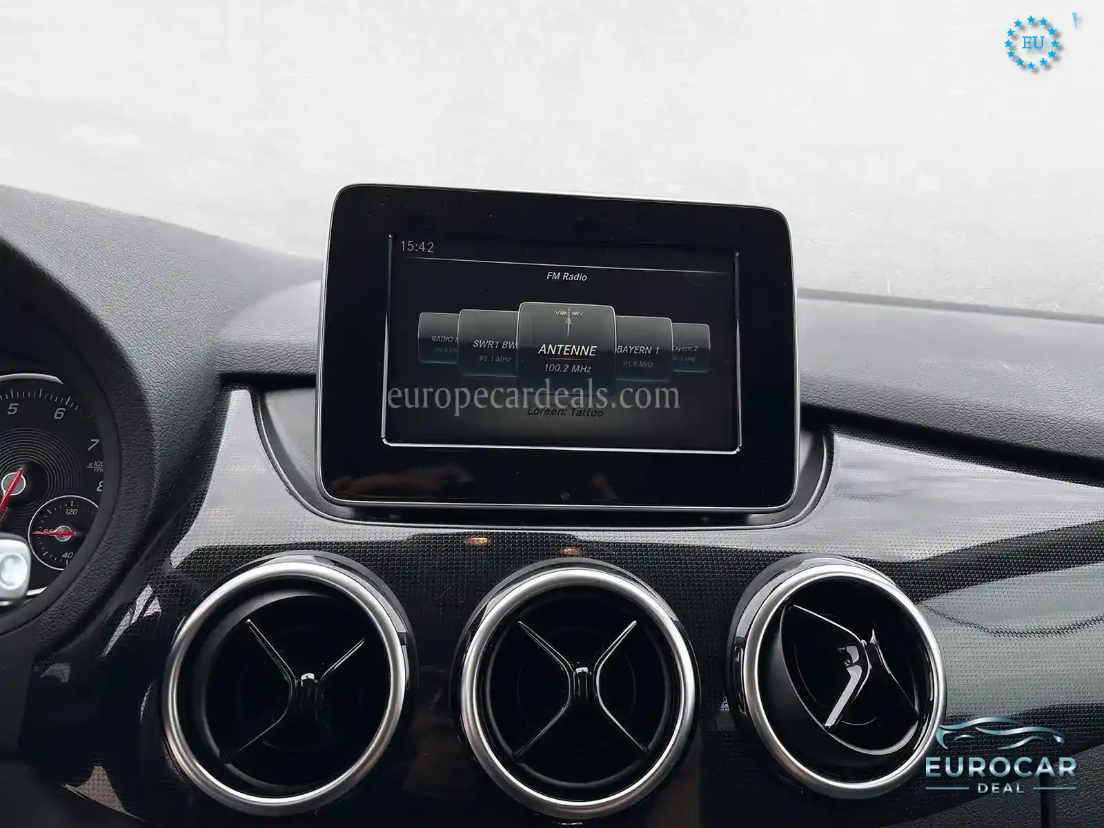 Mercedes-Benz B 180