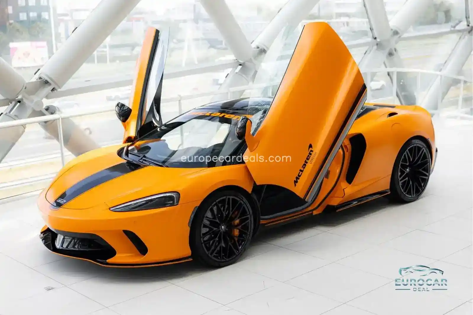 McLaren GT