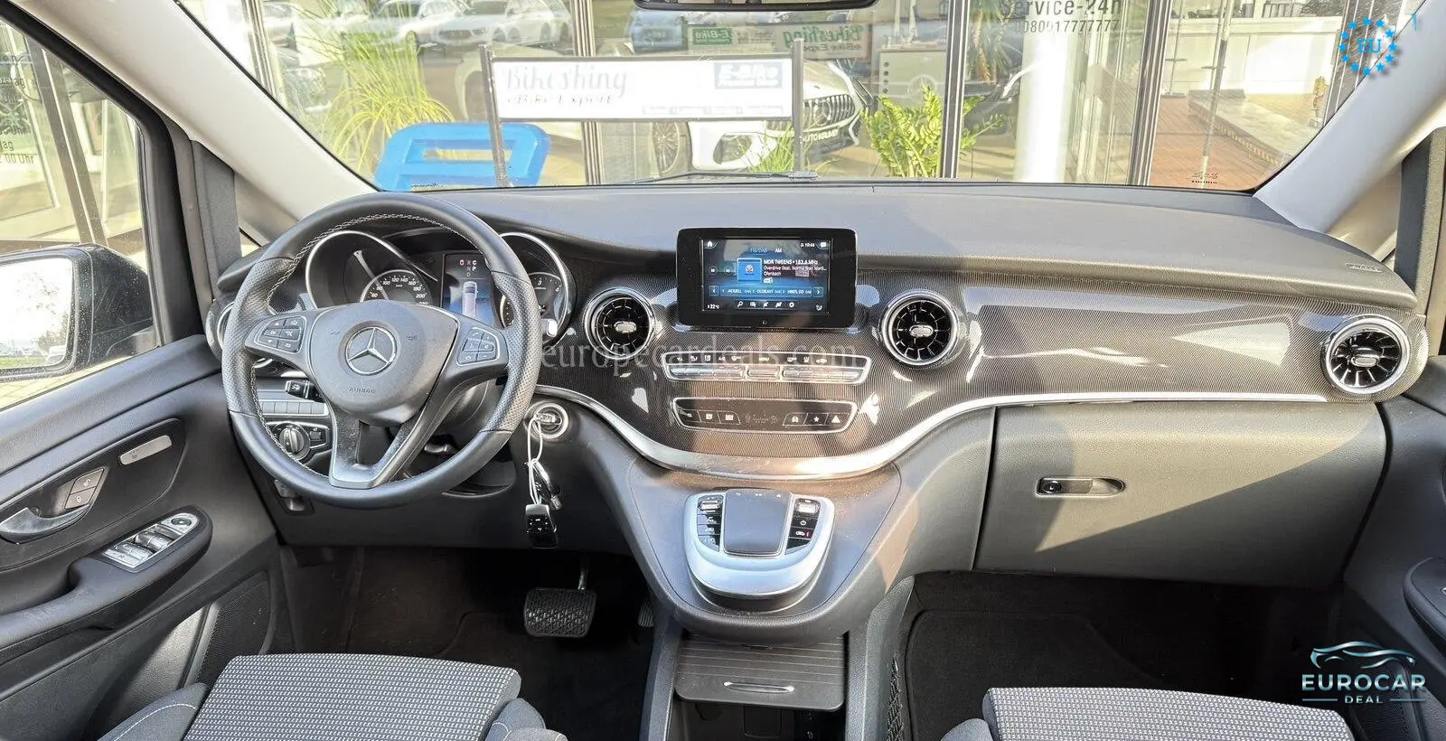 Mercedes-Benz V 220