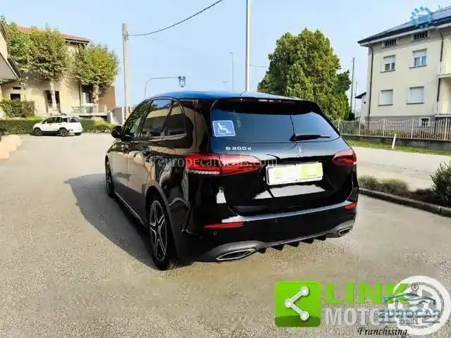 Mercedes-Benz B 200