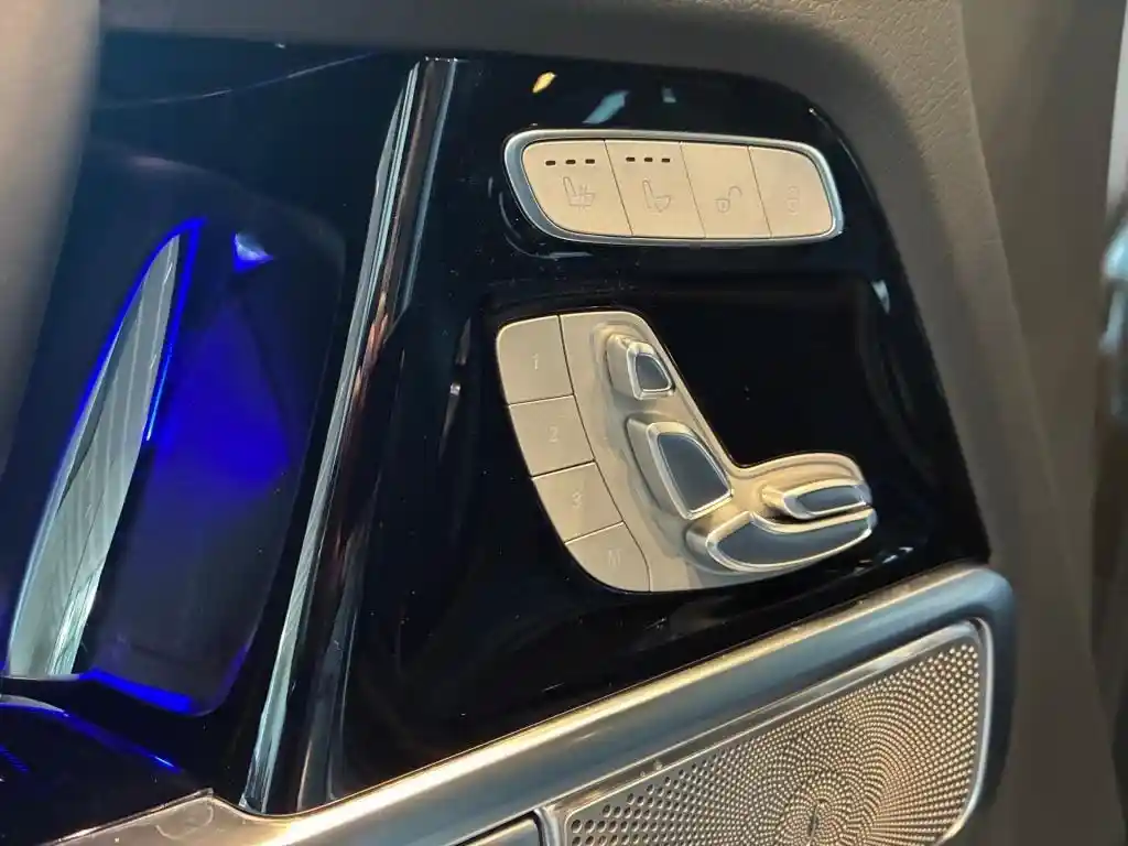 Mercedes-Benz G 500
