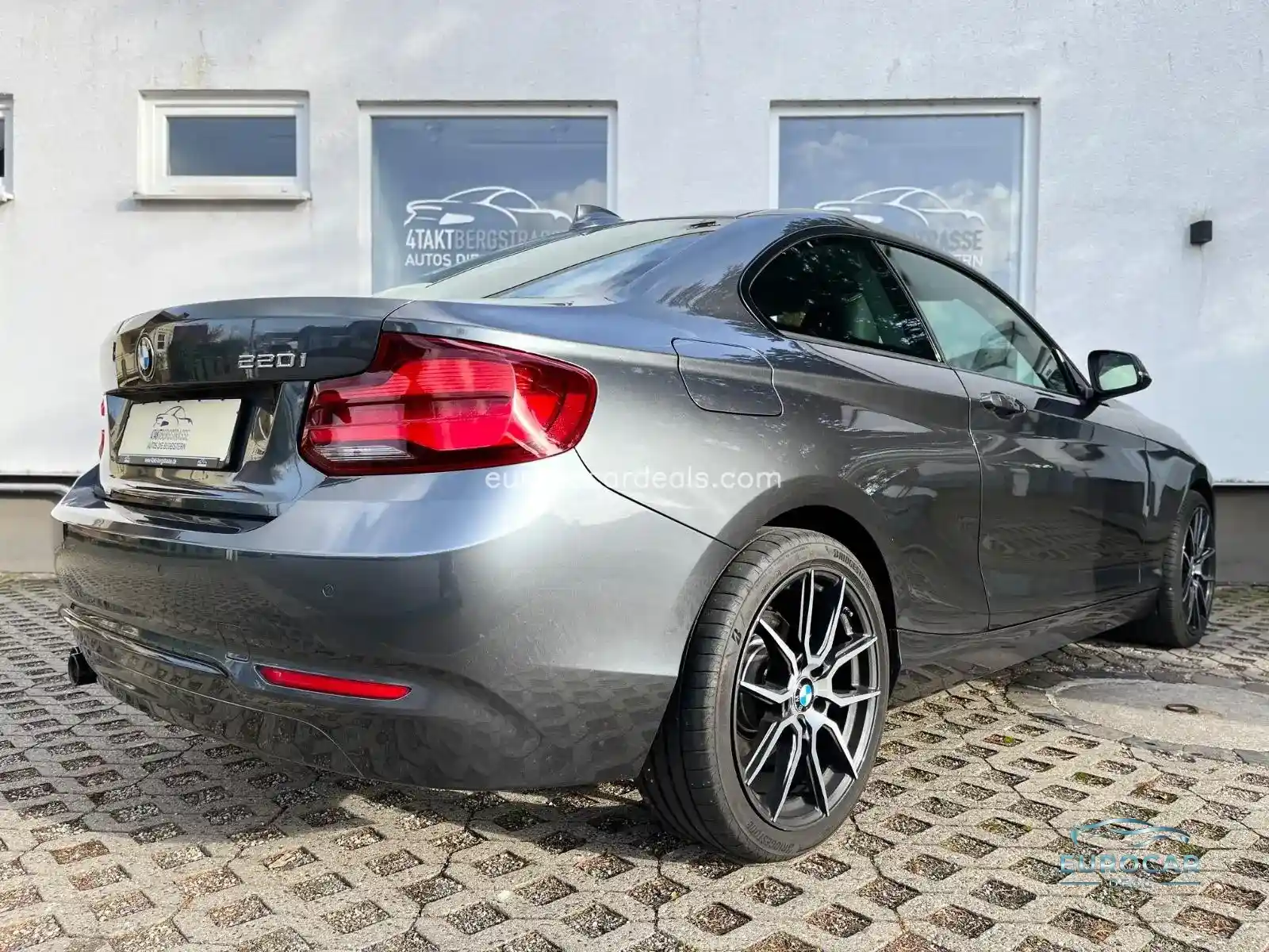 BMW 220