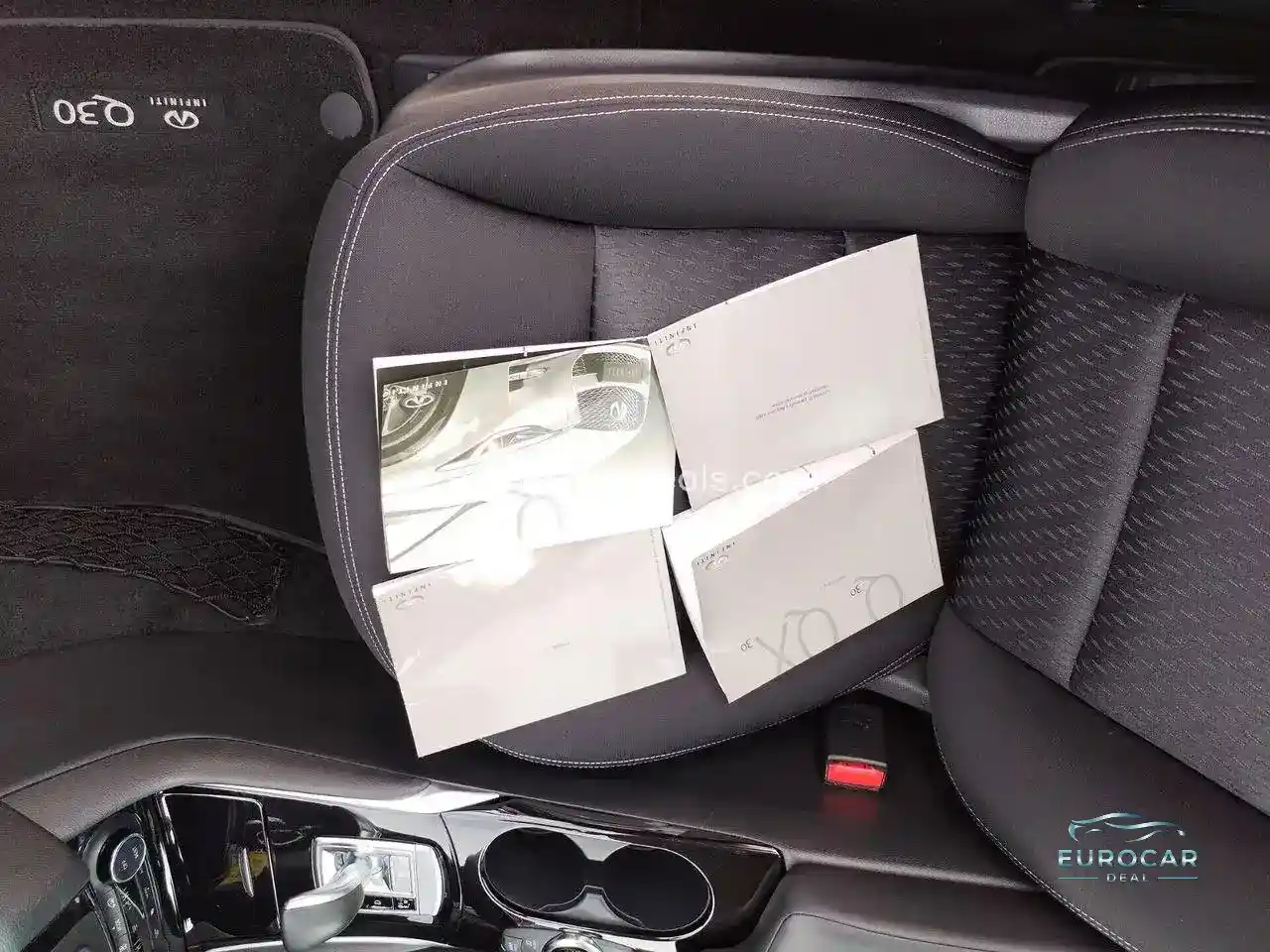 Infiniti Q30