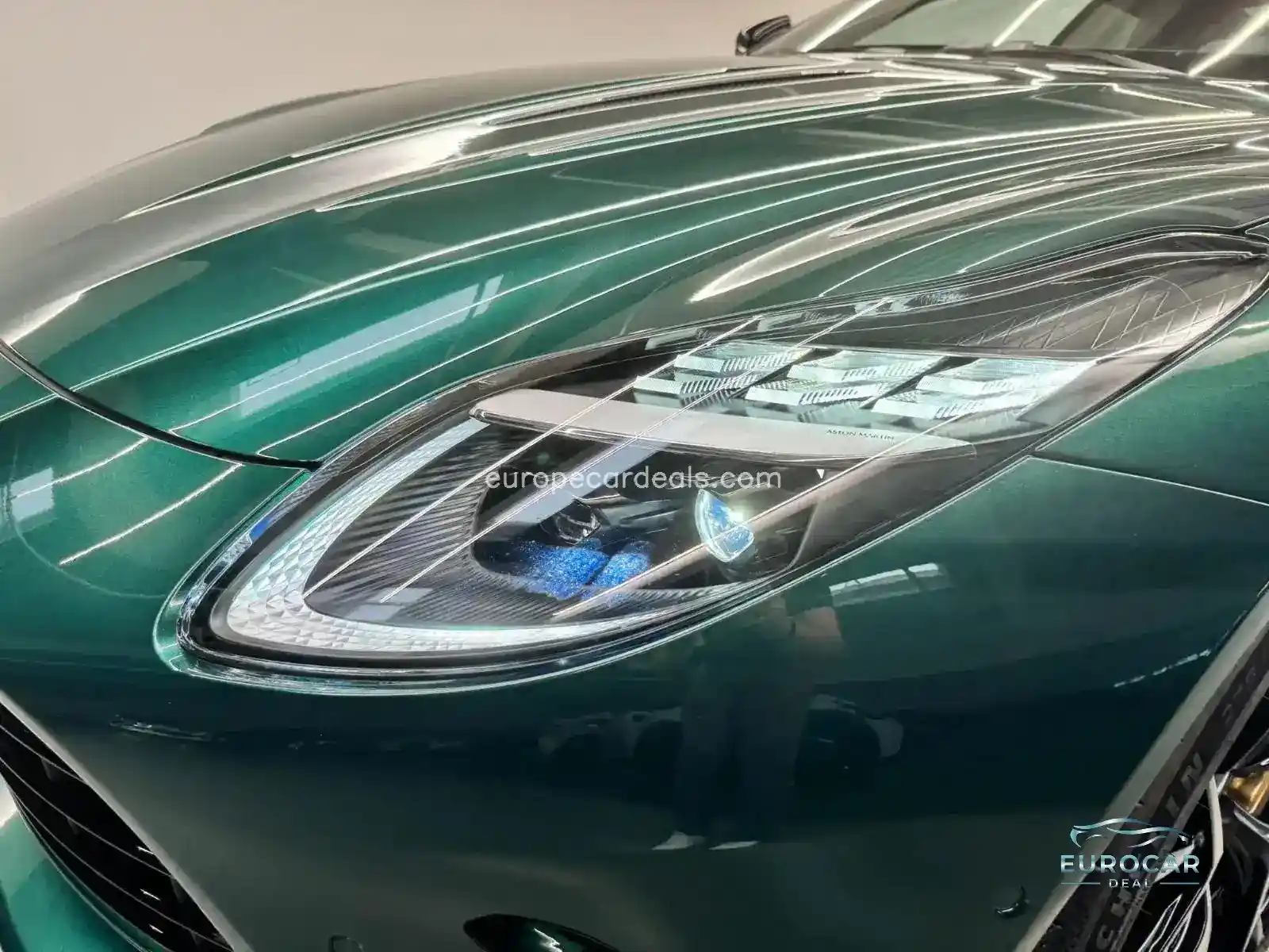 Aston Martin DB12