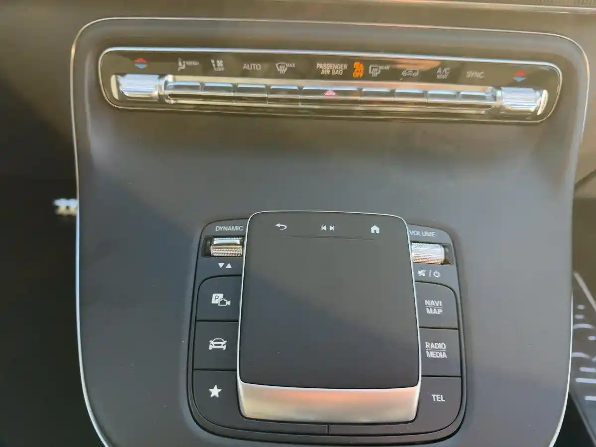 Mercedes-Benz V 250