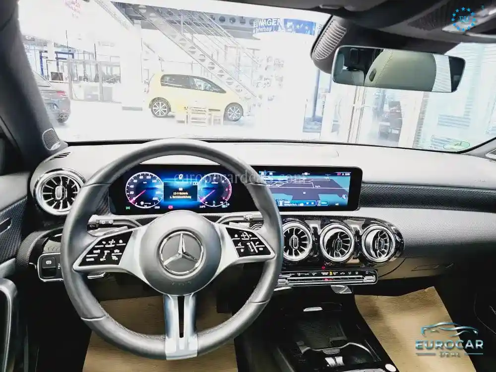 Mercedes-Benz A 220
