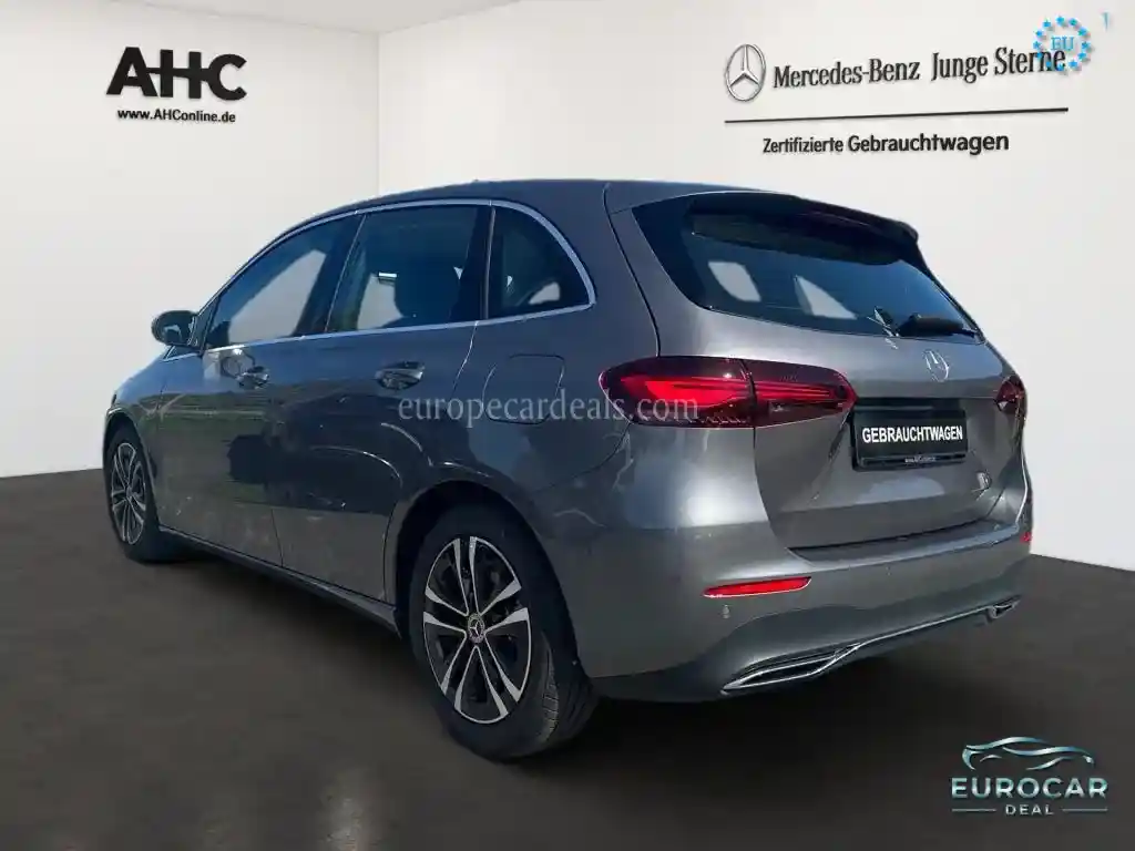 Mercedes-Benz B 180