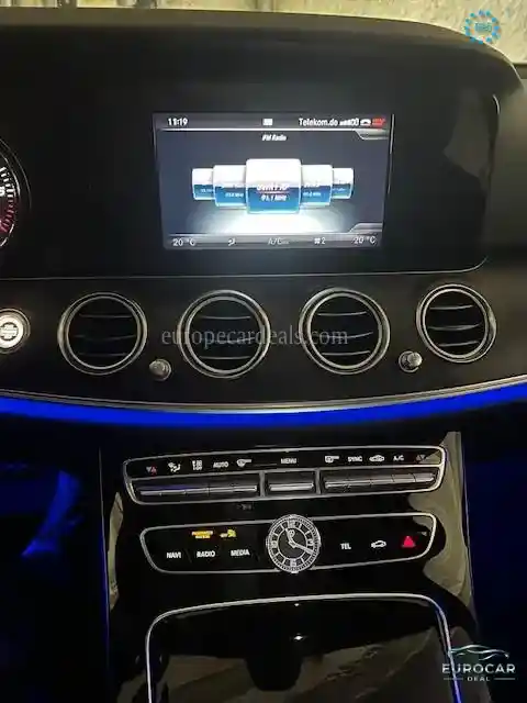 Mercedes-Benz E 200