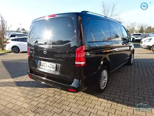 Mercedes-Benz V 220