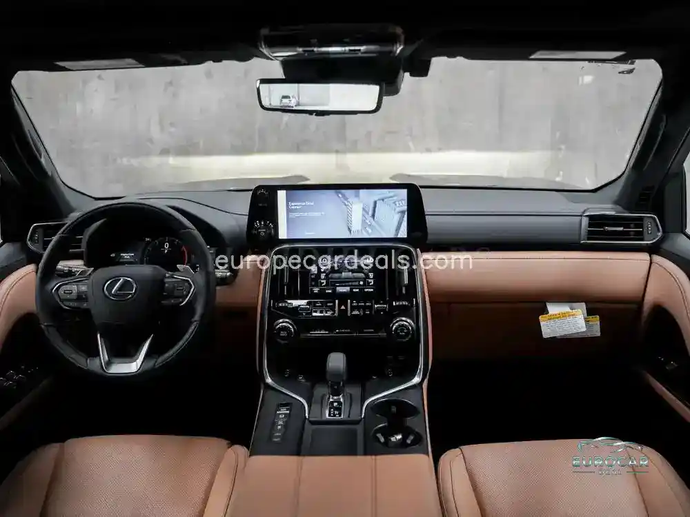 Lexus LX 700