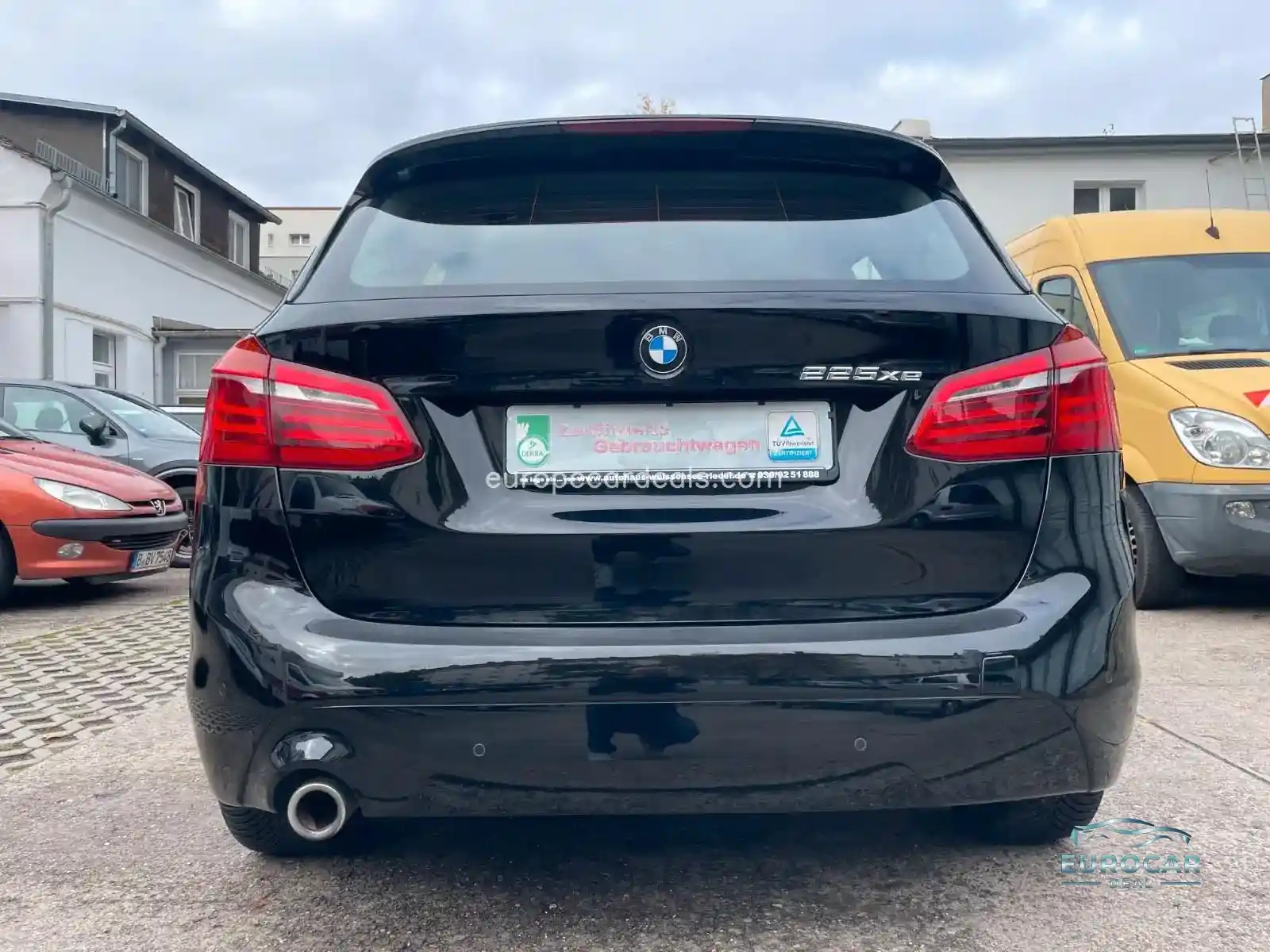 BMW 225