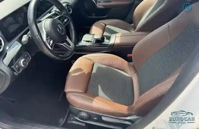 Mercedes-Benz A 220