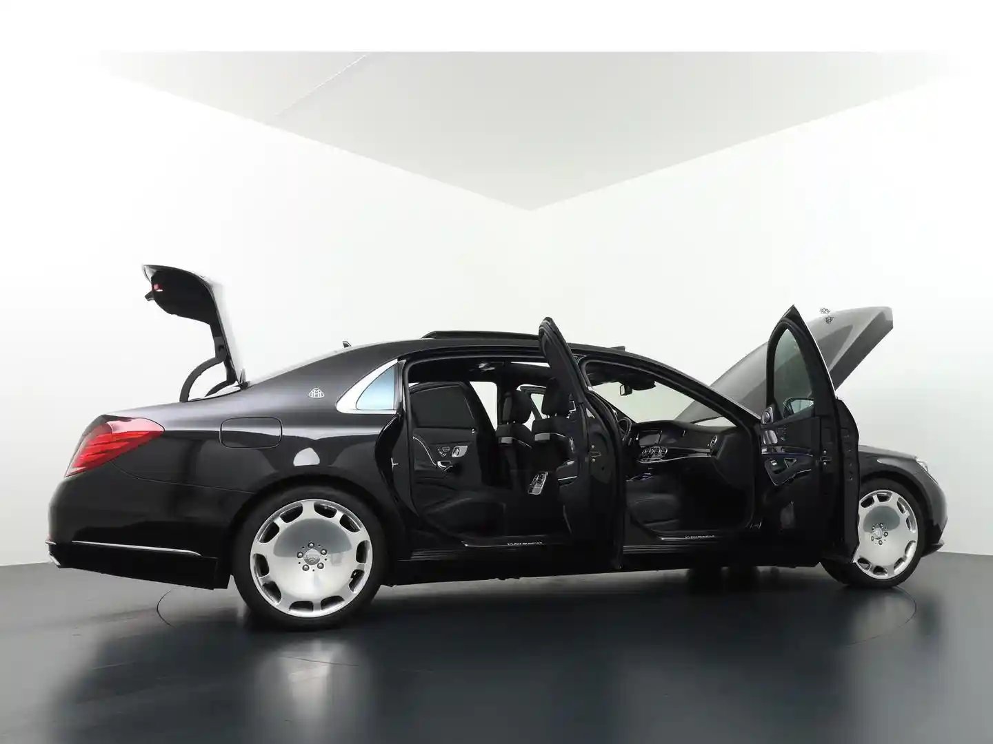 Mercedes-Benz S 600