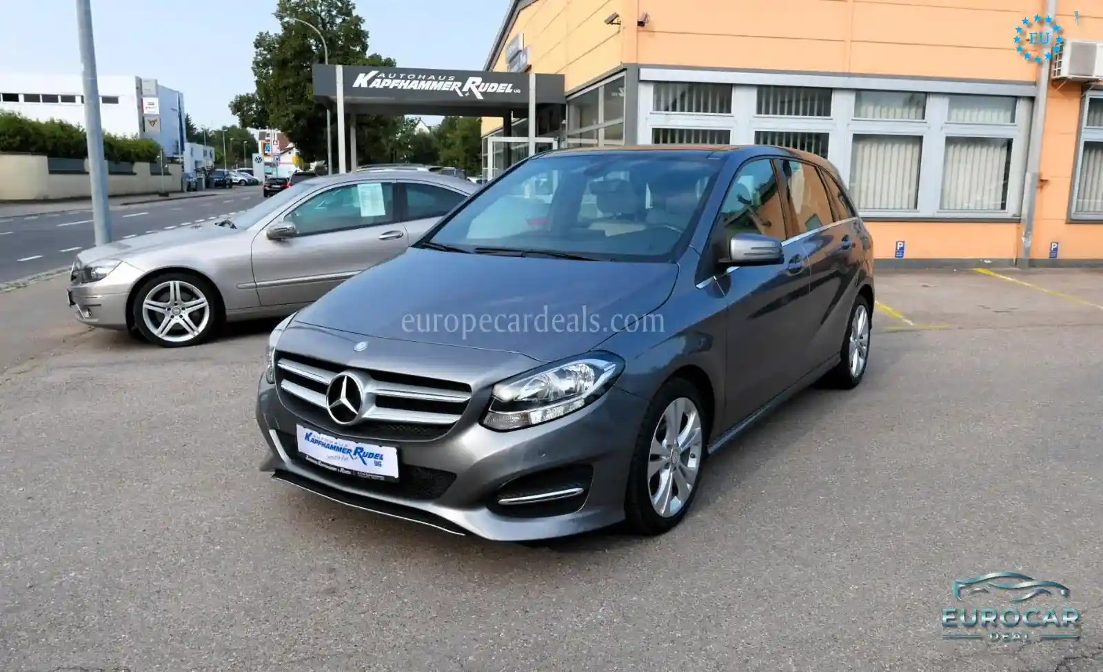 Mercedes-Benz B 180