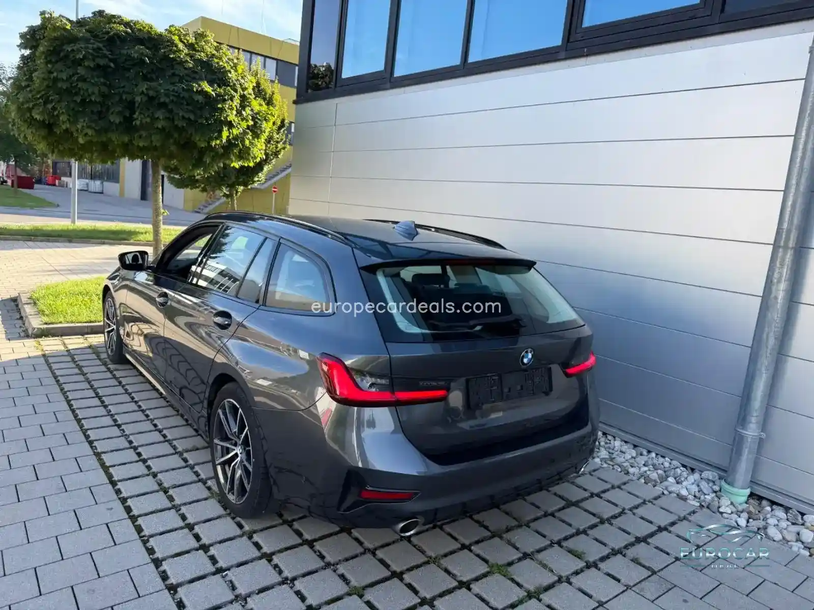BMW 330
