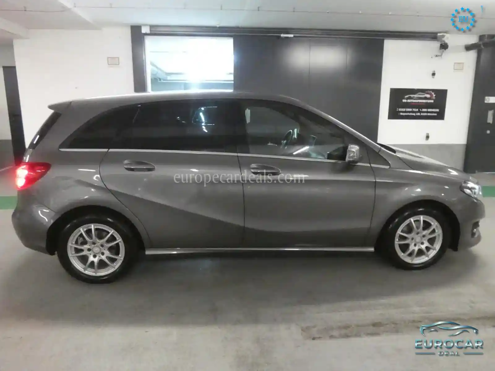 Mercedes-Benz B 180