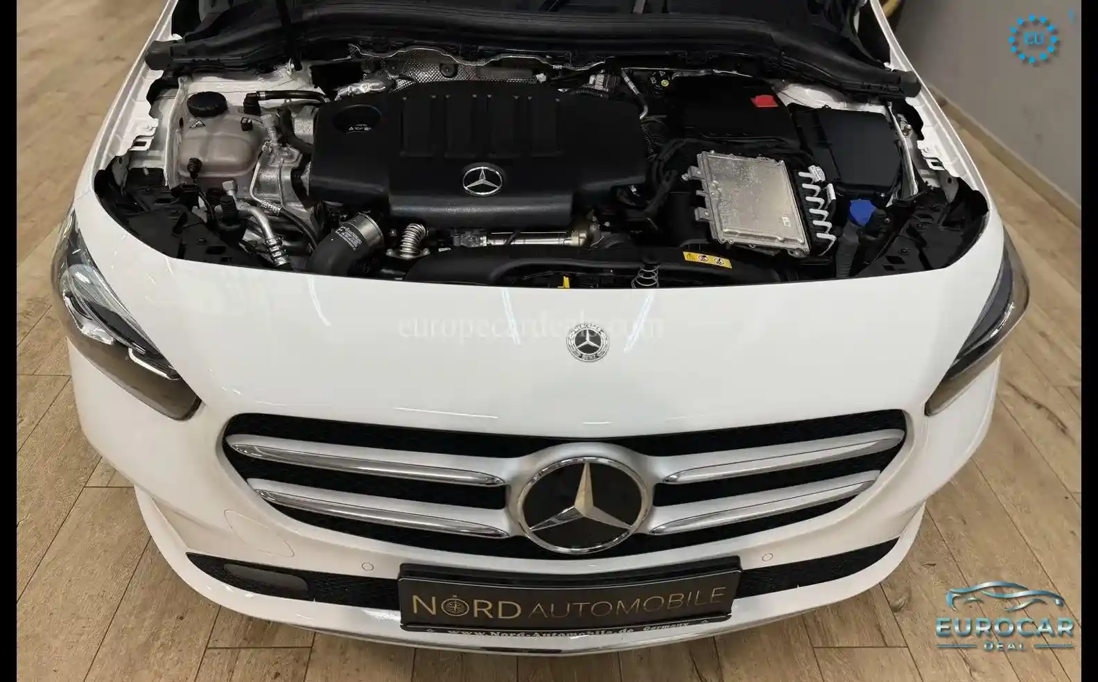 Mercedes-Benz B 180