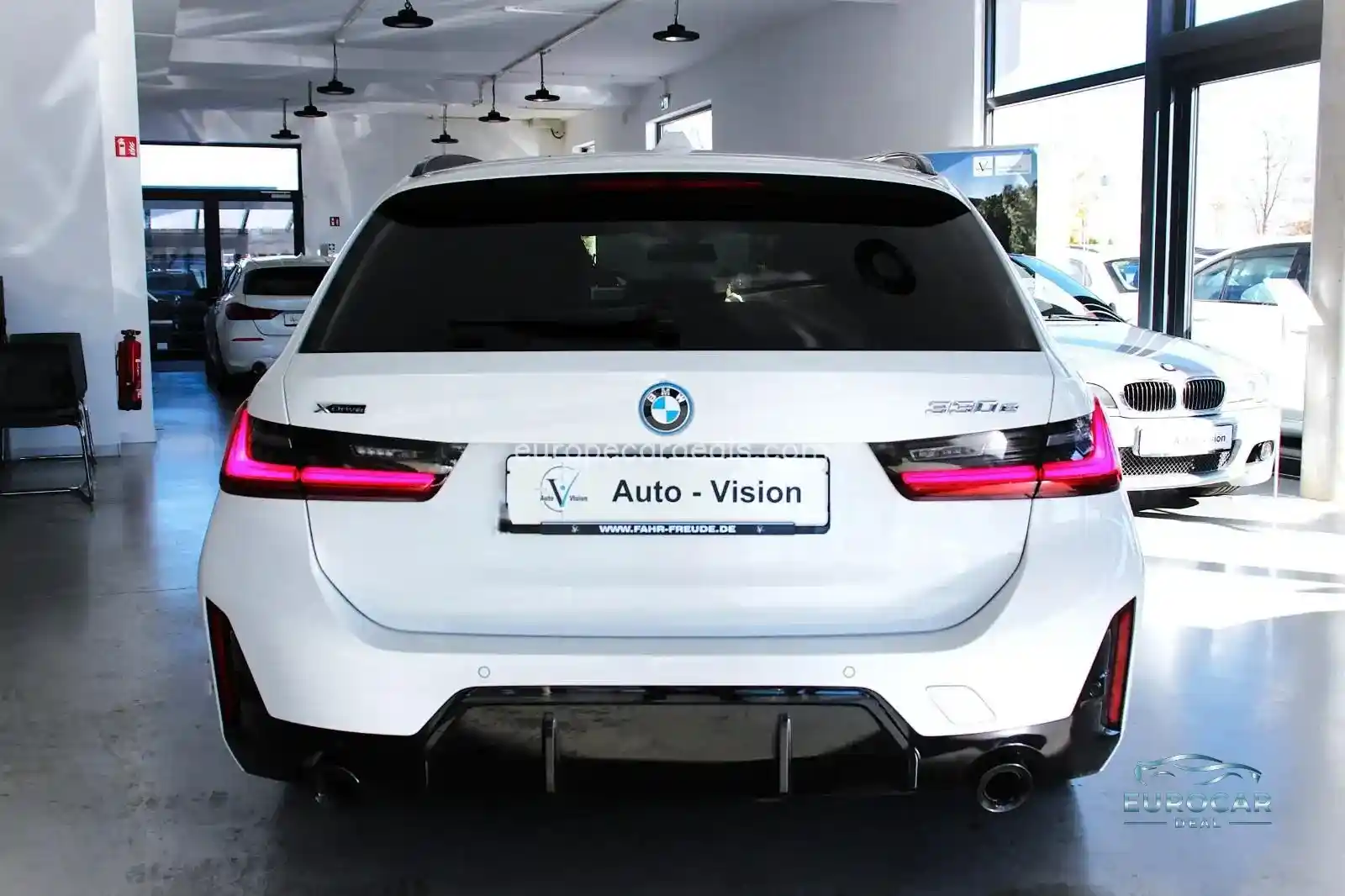 BMW 330