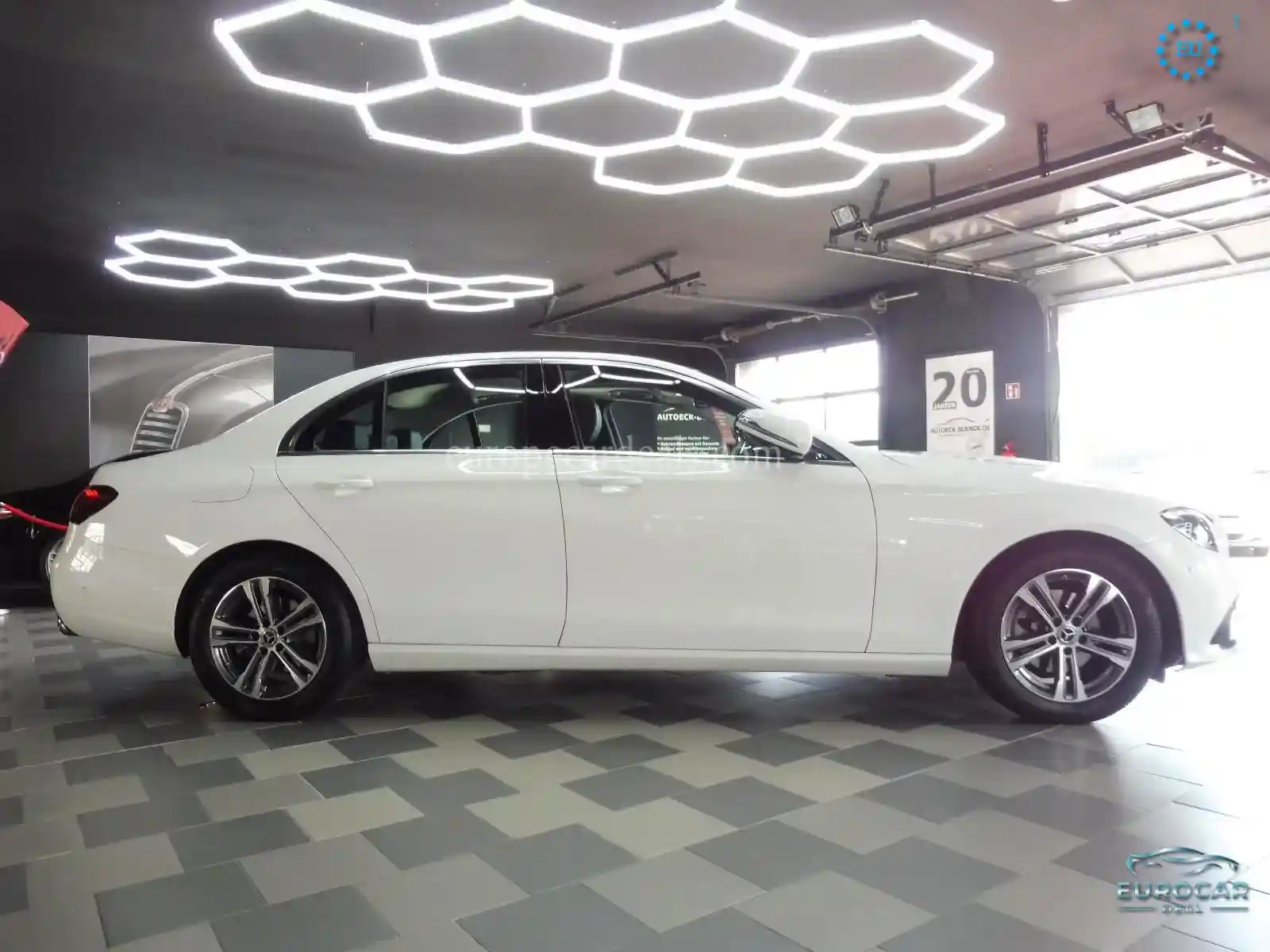 Mercedes-Benz E 200