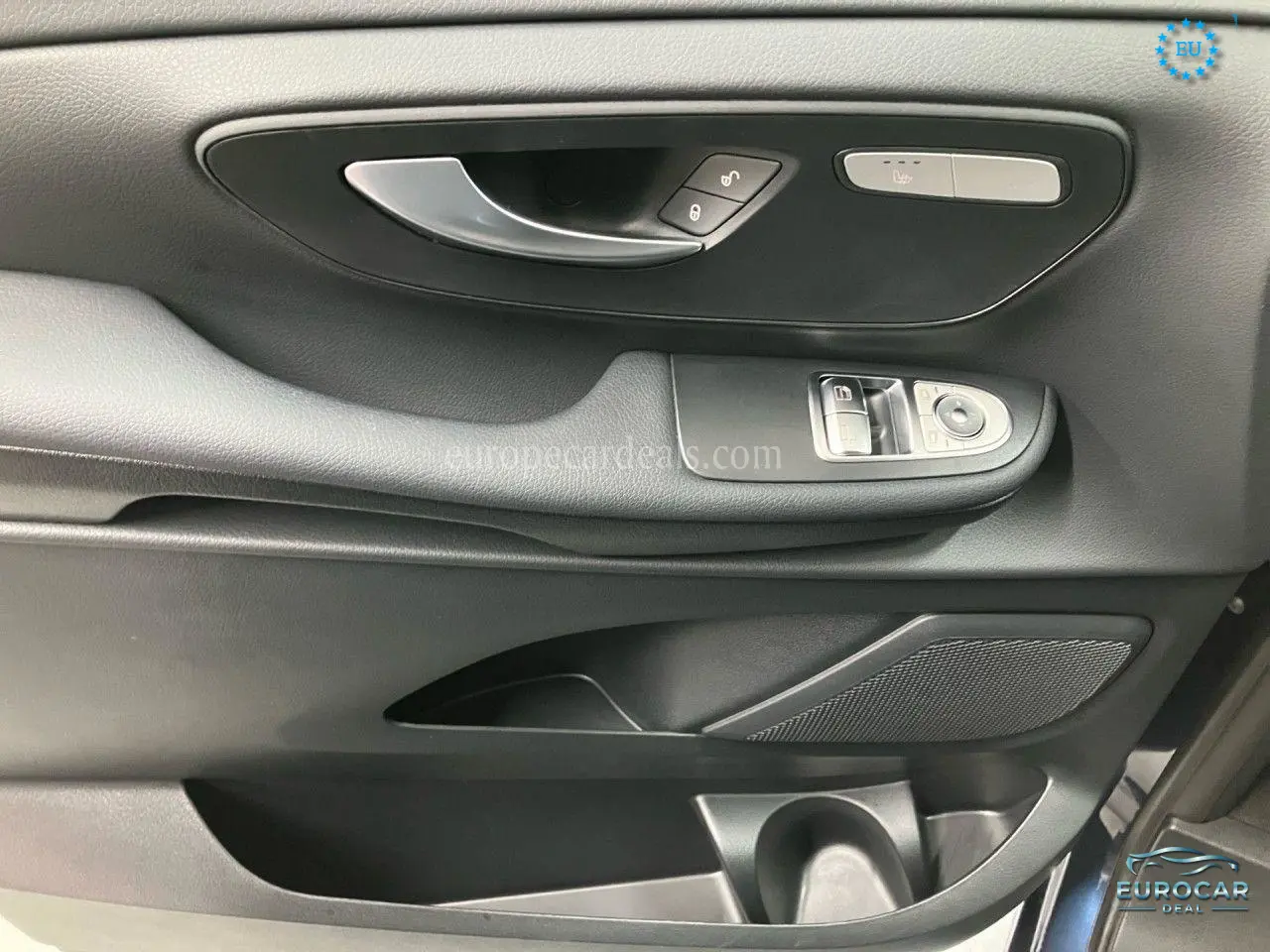 Mercedes-Benz V 220