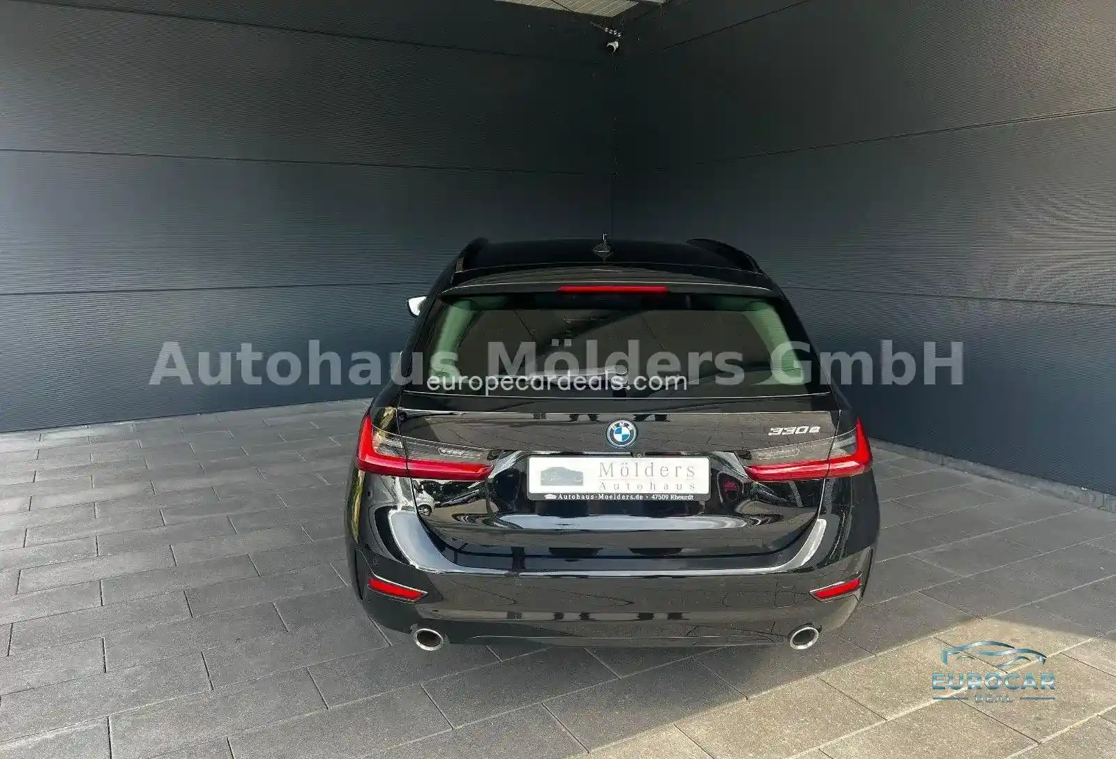 BMW 330