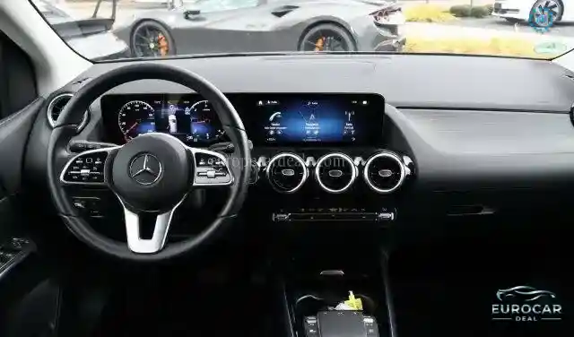 Mercedes-Benz B 220