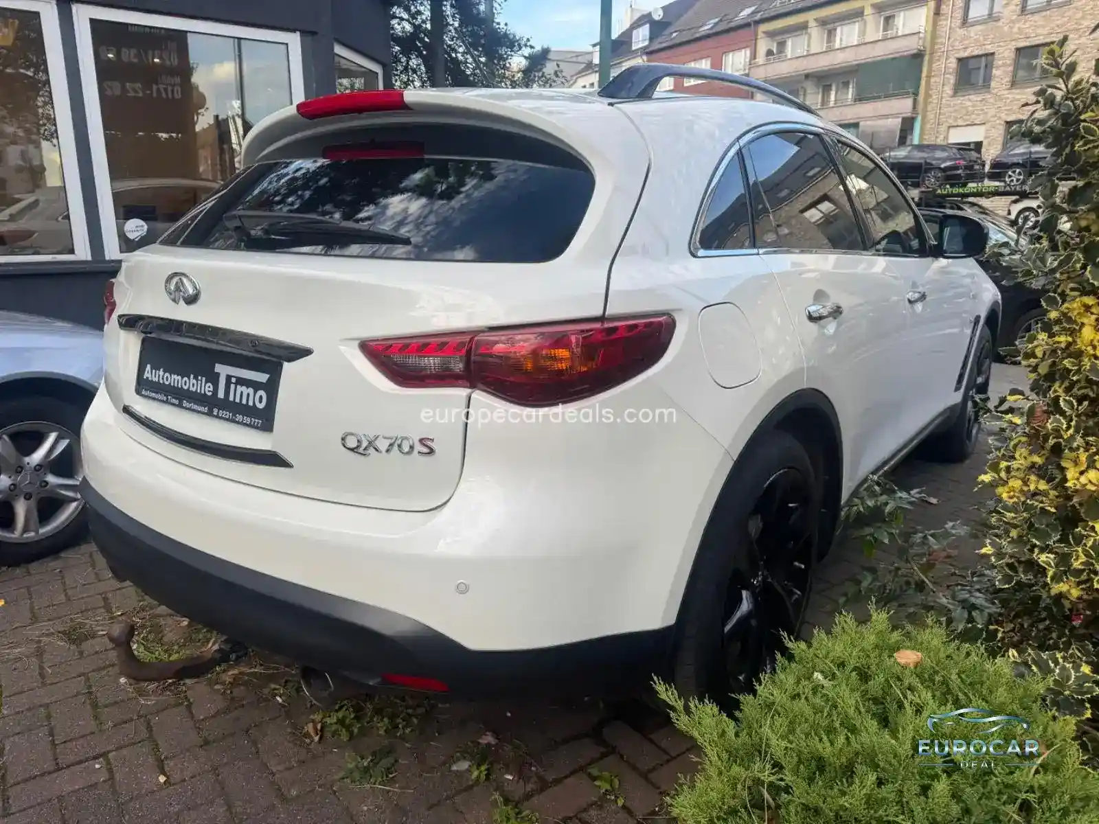 Infiniti QX70