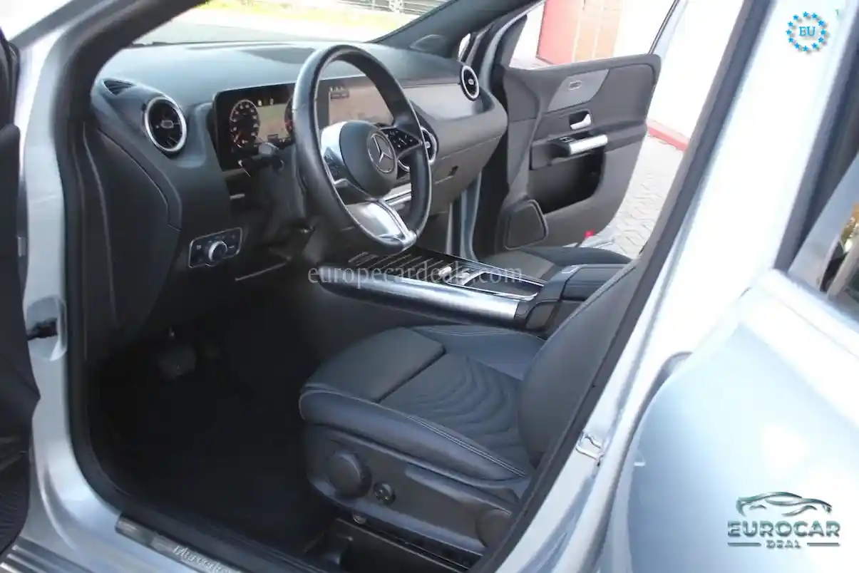 Mercedes-Benz B 180