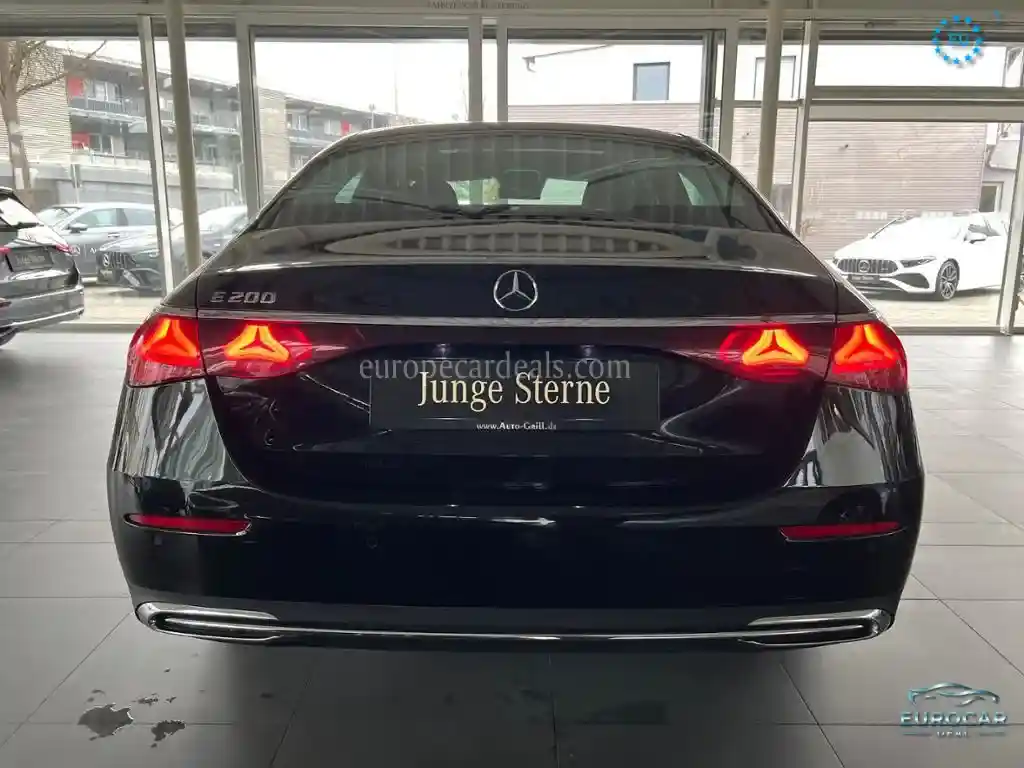 Mercedes-Benz E 200