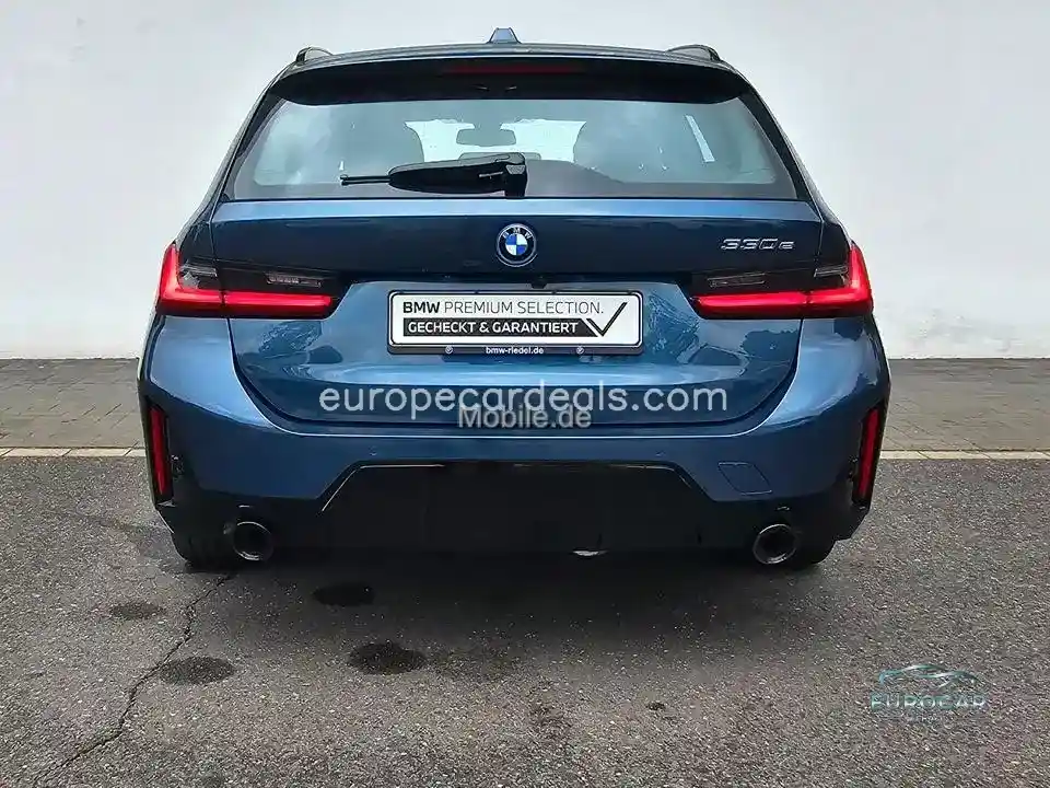 BMW 330