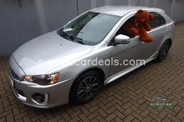 Mitsubishi Lancer