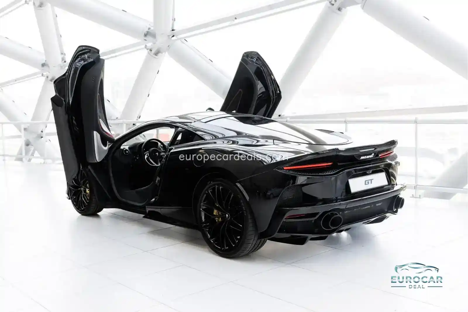 McLaren GT