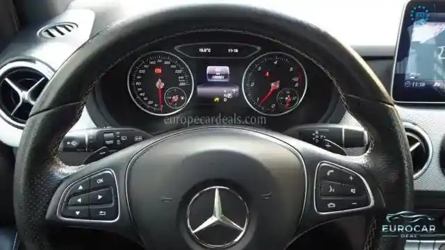 Mercedes-Benz B 200
