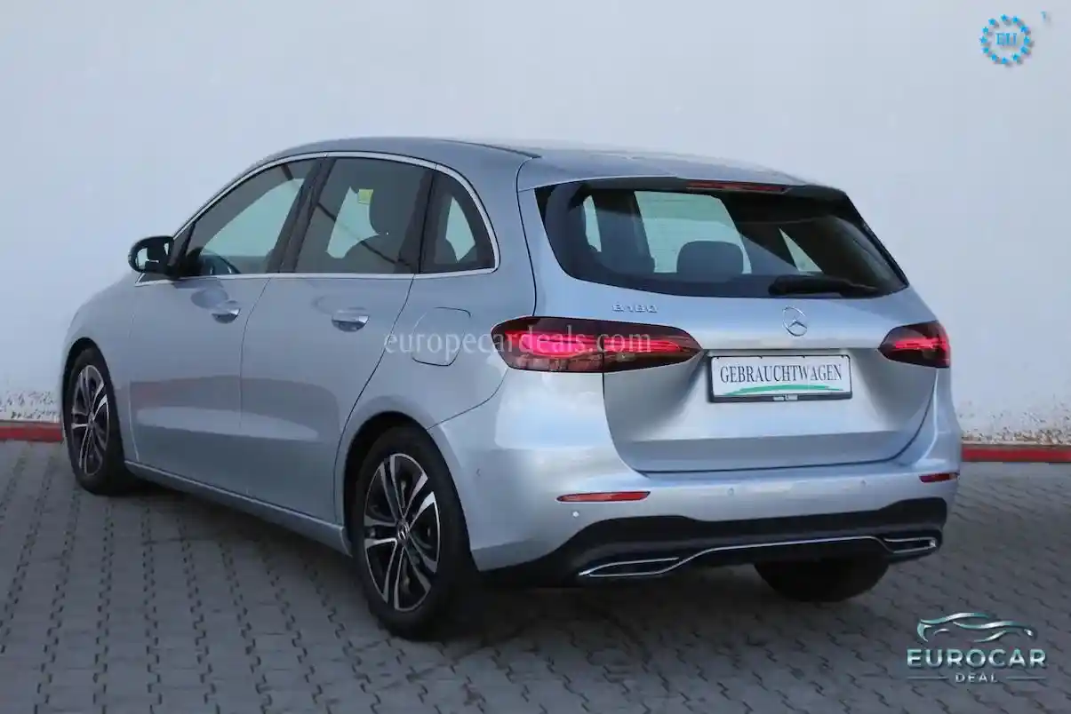 Mercedes-Benz B 180
