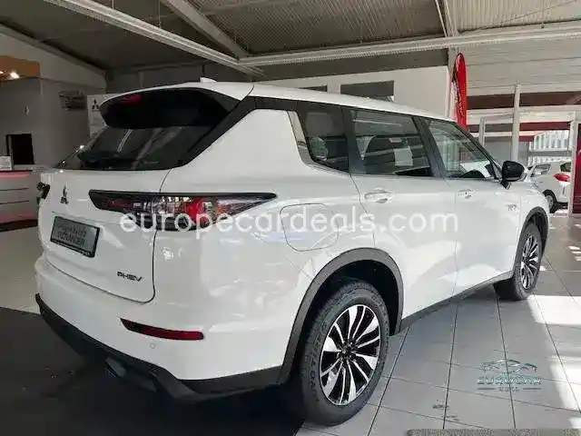 Mitsubishi Plug-in Hybrid Outlander