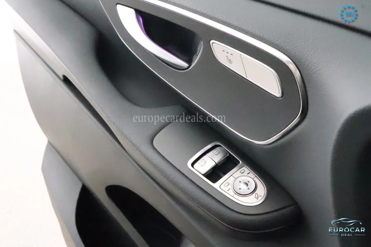 Mercedes-Benz V 220