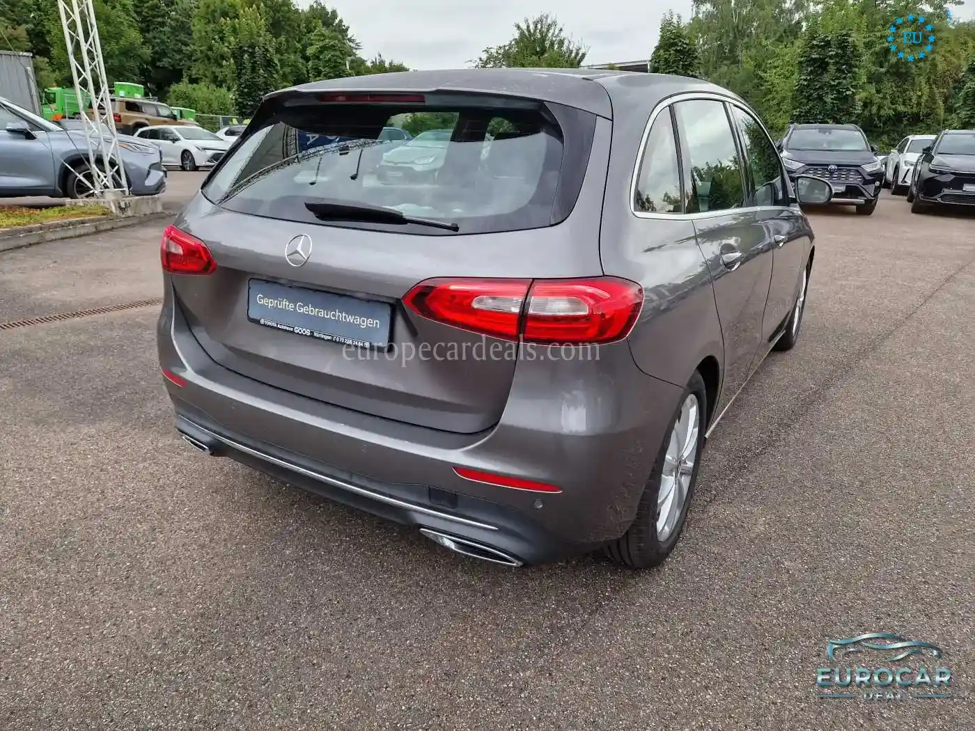 Mercedes-Benz B 180