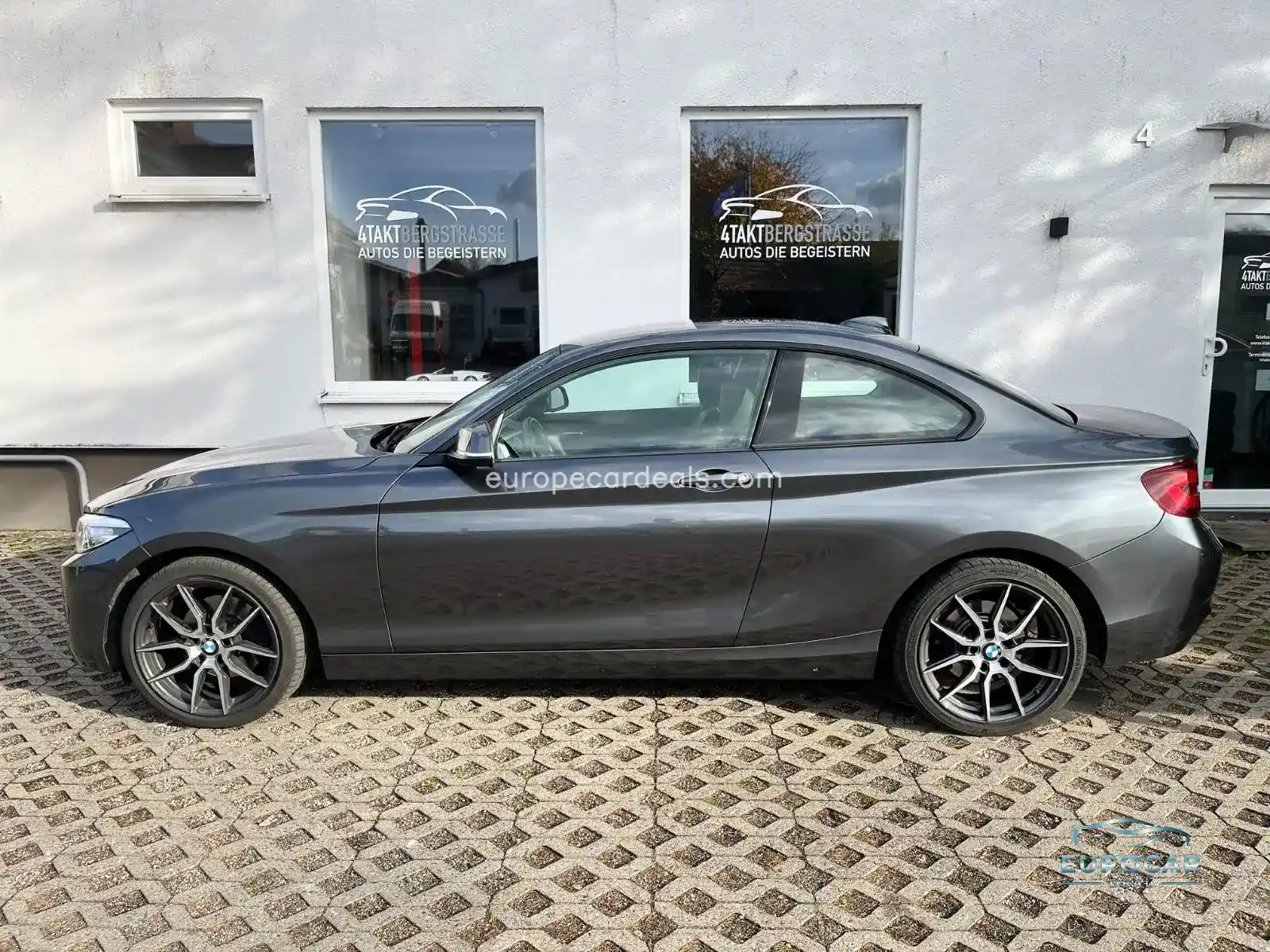 BMW 220