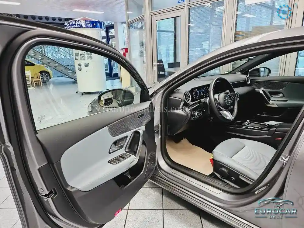 Mercedes-Benz A 220