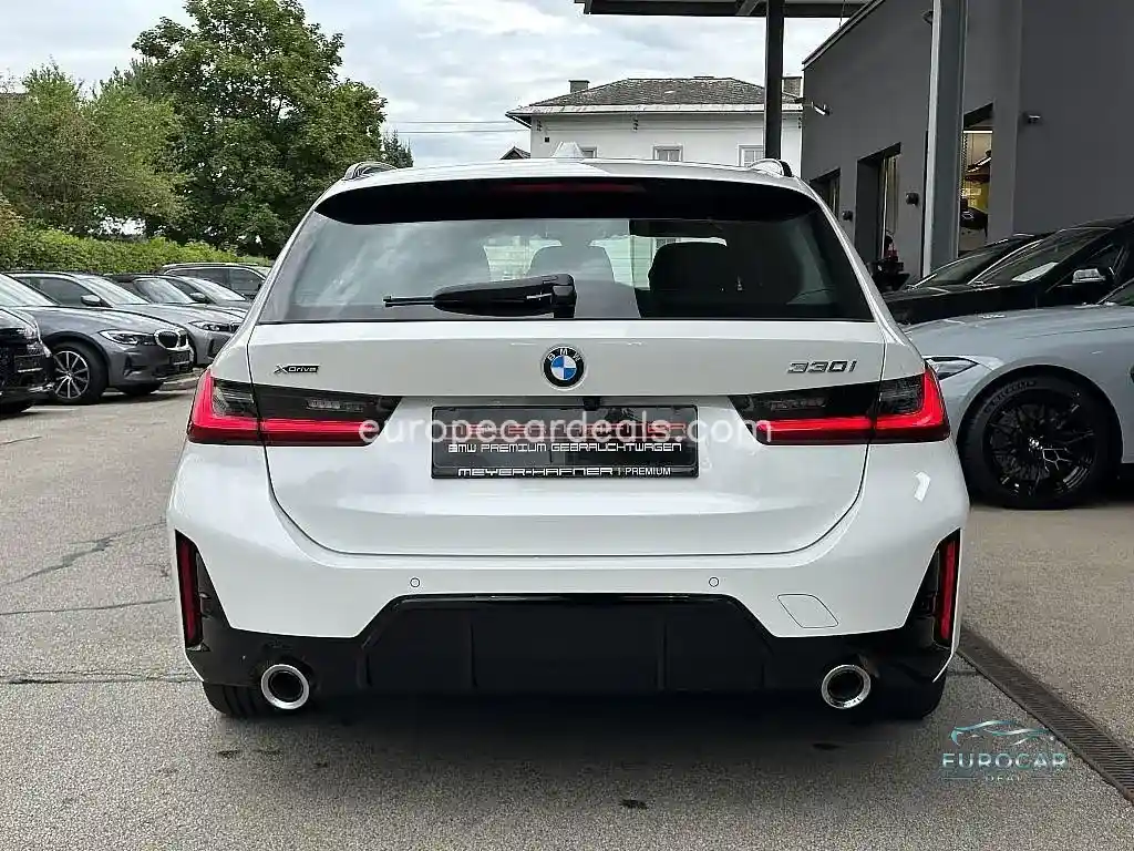 BMW 330