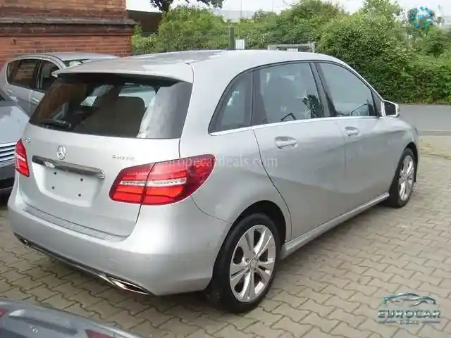 Mercedes-Benz B 200