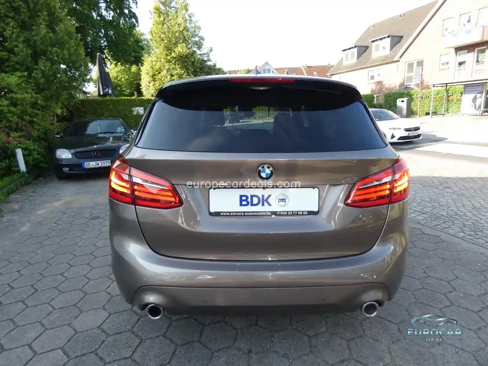 BMW 225