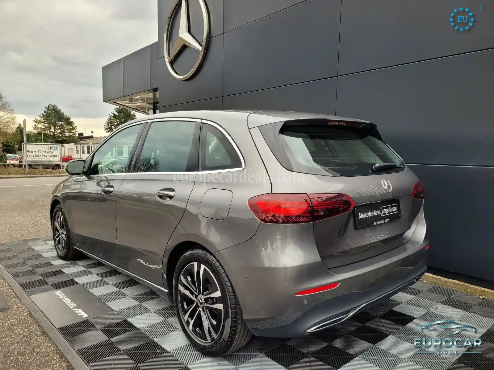Mercedes-Benz B 200