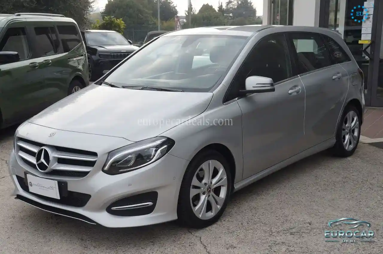 Mercedes-Benz B 180