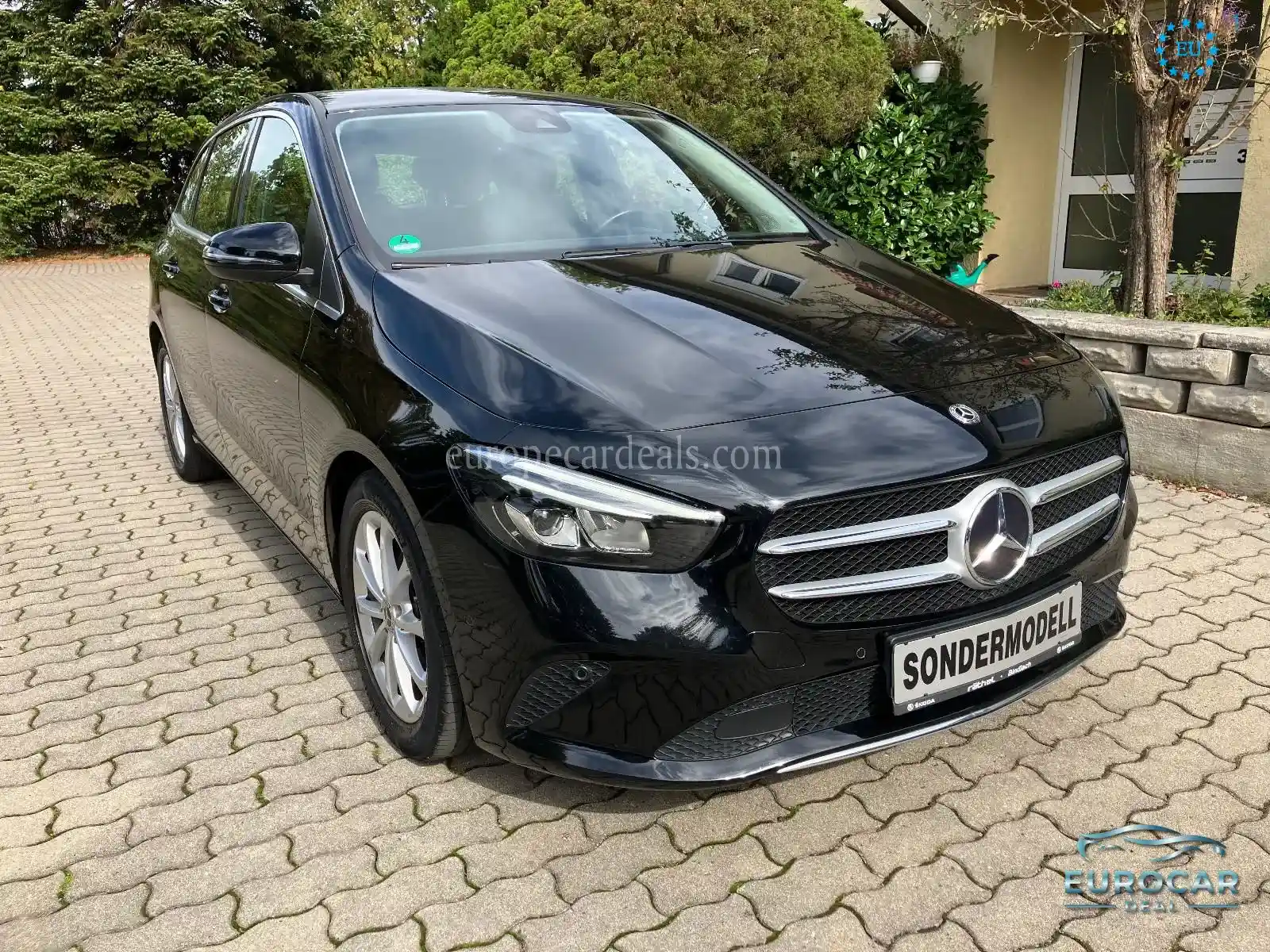 Mercedes-Benz B 180