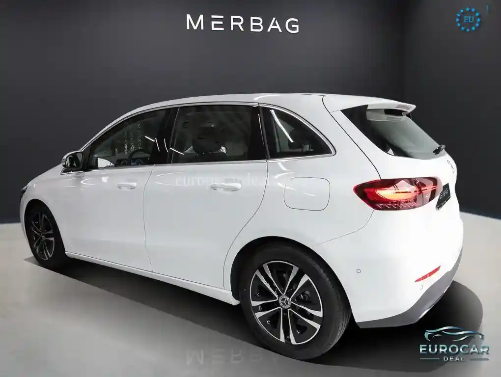 Mercedes-Benz B 180