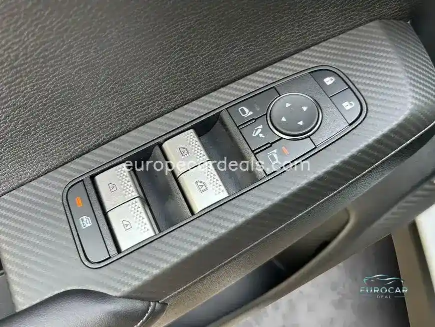 Mitsubishi Plug-in Hybrid Outlander