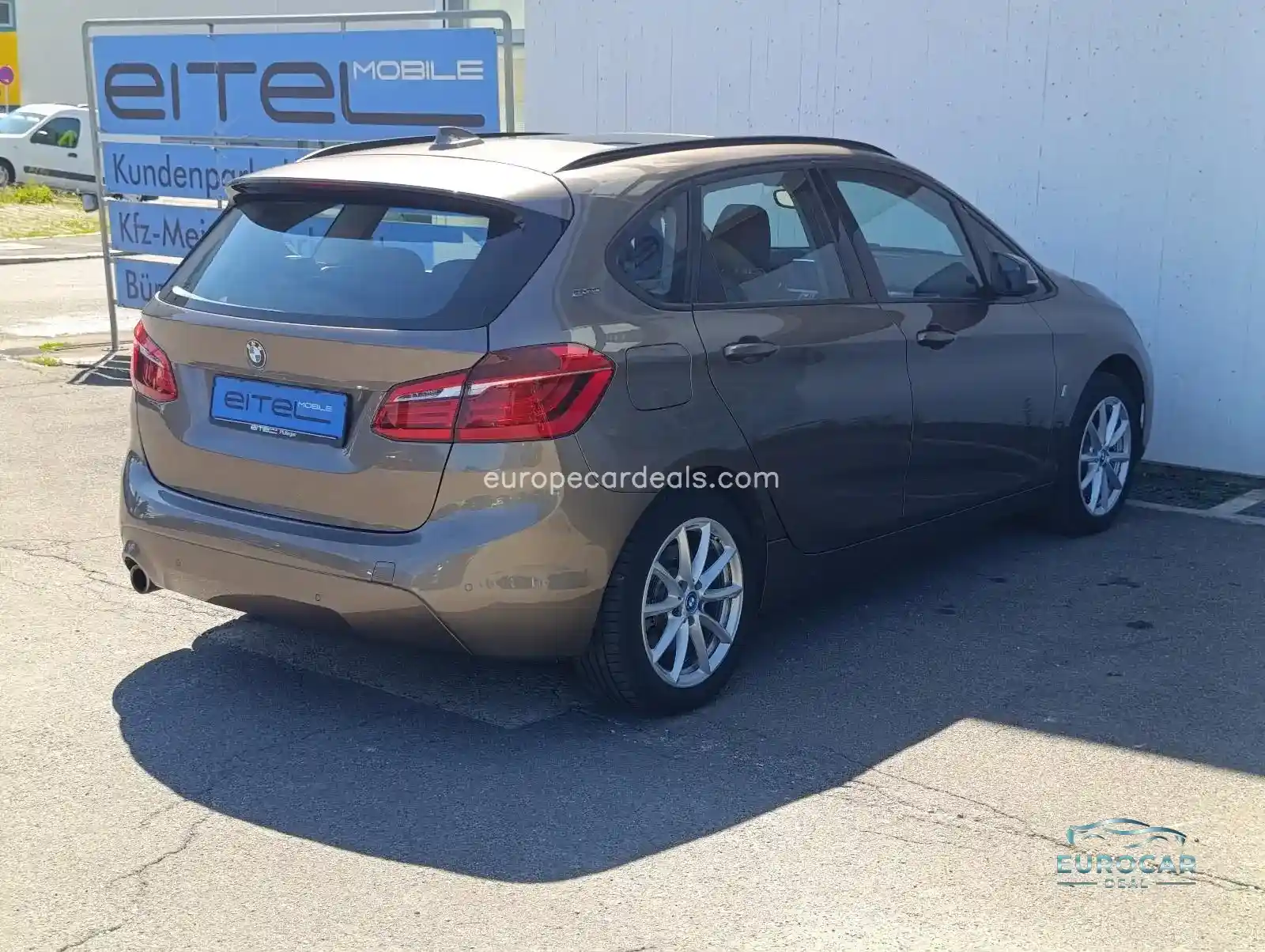 BMW 225
