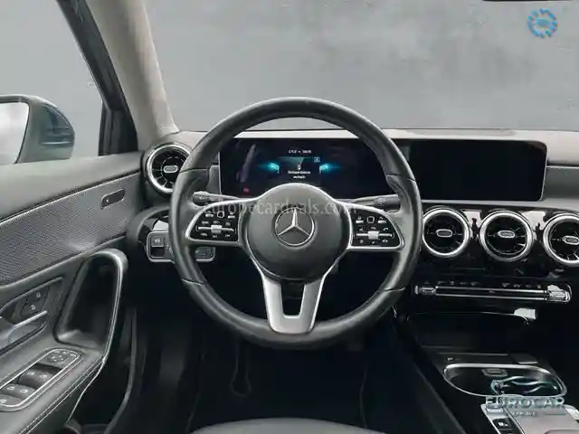 Mercedes-Benz A 220